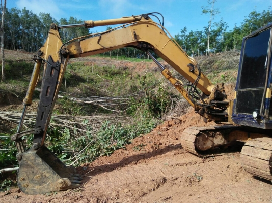 KOMATSU PC60-5 มีหัวคีปกับบุ้งกี๋ พร้อมใช้งาน