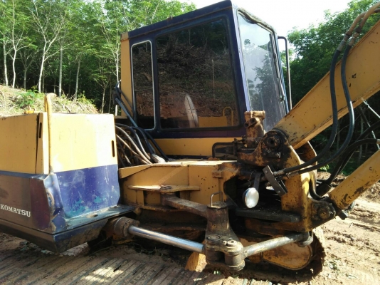 KOMATSU PC60-5 มีหัวคีปกับบุ้งกี๋ พร้อมใช้งาน