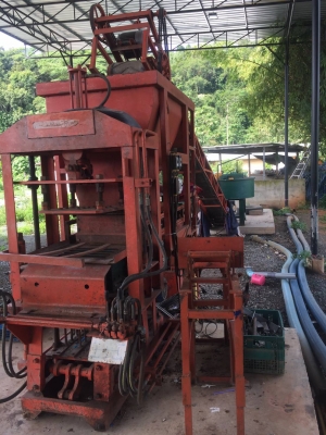 ขาย เครื่องอัดอิฐบล็อกไฮโดรลิค ผลิตได้ครั้งละ 4 ก้อน กำลังการผลิต 4,000 ก้อนต่อวัน ขาย เครื่องอัดอิฐบล็อกไฮโดรลิค ผลิตได้ครั้งละ 4 ก้อน กำลังการผลิต 4,000 ก้อนต่อวัน