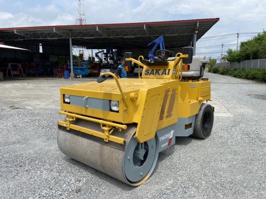 ขายรถบด3ตัน SAKAIรุ่นTW350 นำเข้าญี่ปุ่นไม่เคยใช้งานในไทย หน้าเหล็กหลังยาง ขับ2เพลาเอวอ่อน เครื่องอีซูซุ3สูบ สภาพดีพร้อมใช้งาน มีให้เลือกหลายคันหลายขนาด0818302909จิรโรจน์Line: Jiraroj2909