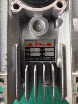 เกียร์ทดรอบ NMRV063 สำหรับมอเตอร์ 0.5-1 แรง อัตราทด 30:1 เพลา 18/25 โครงอลูมิเนียม สภาพดี ราคา 1,500