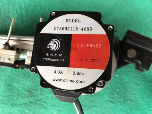 แขนยืดหด ใช้มอเตอร์สเต็ป(ไม่มีแผงควบคุม) ช่วงชัก 15 ซม. มีอุปกรณ์ตามภาพ  สภาพสวย  ราคา 1,800 บาทรวมส่งค่ะ