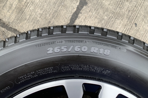 ล้อแม็กป้ายแดง Toyota Revo 2020 รุ่นใหม่ล่าสุด ขอบ 18 ดำหน้าเงา พร้อมยางป้ายแดง 265-60-18 Michelin ปี 20 สวยกริ๊บ ล้อแม็กป้ายแดง Toyota Revo 2020 รุ่นใหม่ล่าสุด ขอบ 18 ดำหน้าเงา พร้อมยางป้ายแดง 265-60-18 Michelin ปี 20 สวยกริ๊บ