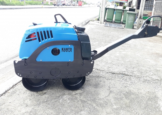 ขายรถบดดินแบบเดินตามยี่ห้อKANTOรุ่น H650 เครื่องยนต์คูโบต้า E75 -E3-NB3 สตาร์ทด้วยกุญแจ มีระบบสั่นสะเทือน สภาพสวย พร้อมใช้งาน รุ่นใหม่ สนใจสอบถามเพิ่มเติมที่081-7338802ครับ