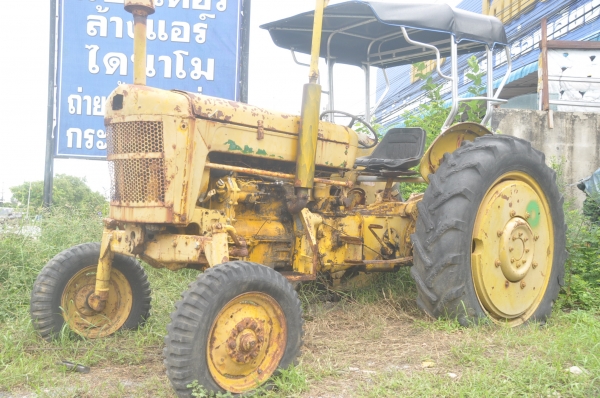 รถไถ classic MASSEY FERGUSON เครื่องดีเซล 4 สูบ