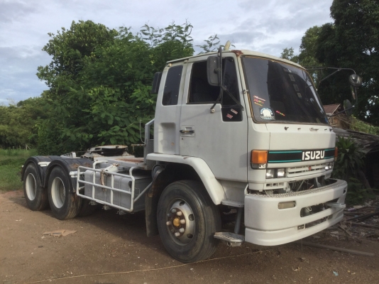 isuzu 10 ล้อ Rocky หัวลาก 240 แรง เครื่องดี คัดชีสวย ราคา450,000สนใจ 089-5367218 081-4252943