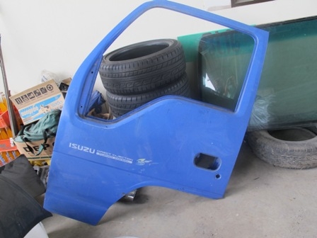 ประตูซ้าย ISUZU NPR หลังคาสูง