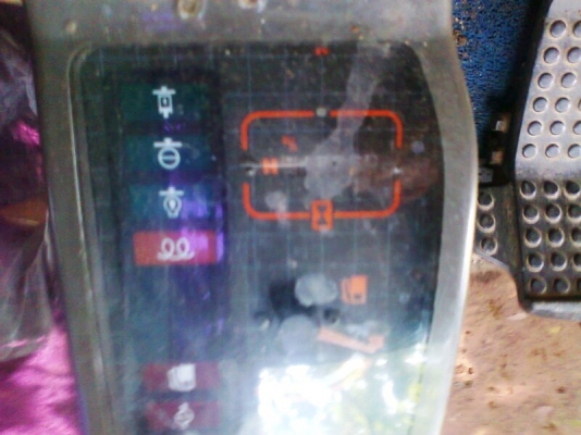 ขายด่วน  รถแบคโฮ HITACHI EX200-3 เอวแน่น ช่วงล่างสวยมาก ไฟฟ้าตัด แอร์เย็น รถสวยแจ่ม ในราคาจิ๊บ ๆ พร้อมใช้งาน เครื่องเดิม ปั้มเดิม สภาพสวย พร้อมใช้งานได้ดีเยี่ยม.