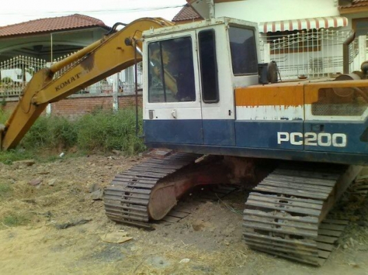 KOMATSU PC200 -3 คอนโทรนยาว เครื่องปั้มเดิม