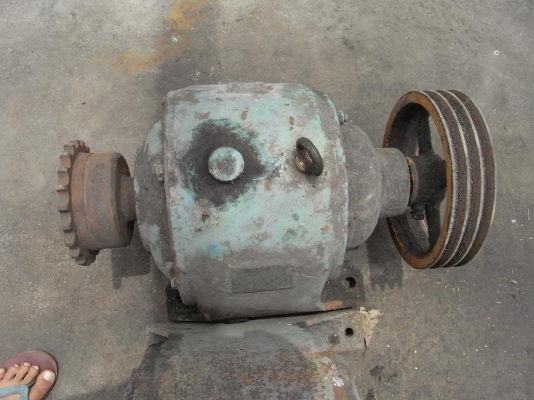 ขายหัวทดเกียร์ ขนาดใหญ่ ใช้มอเตอร์สัก 15-20 HP. อัตราทด 15/1