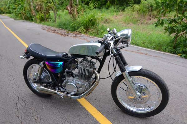 ขาย SR400 เลขเต็ม สวยๆสไตร์คาแฟ่รถเพิ่งทำเสดยังไม่ได้ขับเลยคับ ขาย SR400 เลขเต็ม สวยๆสไตร์คาแฟ่รถเพิ่งทำเสดยังไม่ได้ขับเลยคับ