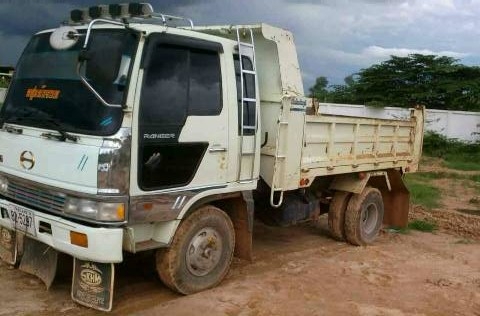 HINO FB1HJA หกล้อดั้มสิงไฮเทค210 แรง เครื่อง HO6C TURBO ยาง825 เบนคทิฟฟี่