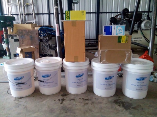 จำหน่ายน้ำมันปั๊มลมสกรู  สนใจติดต่อคุณสุดชาติ 089-6968675