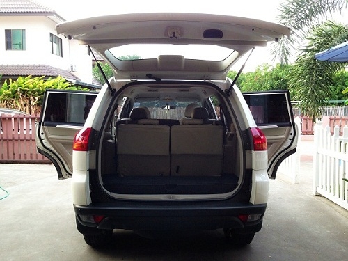 ขายดาวน์ถูกมาก Mitsubishi Pajero Sport 2.4GLS 2012+LPG สีขาวมุก เกียร์ธรรมดา เครื่องเบนซิน 2400cc