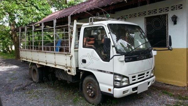 รถบรรทุก 6 ล้อ ยี่ห้อ ISUZU รุ่น NKR