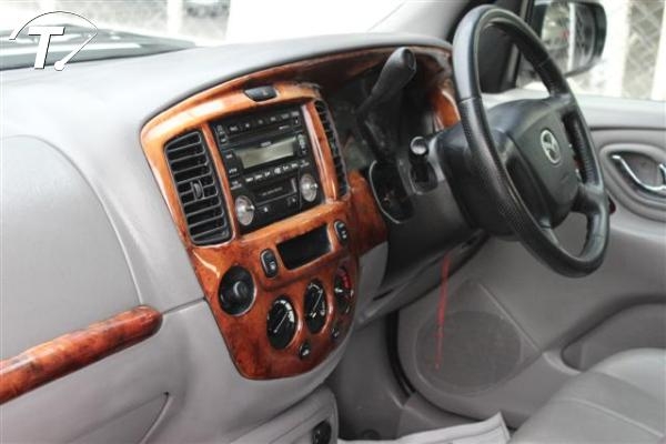 ขาย 2004 MAZDA TRIBUTE 3.0 V6 สีขาว เจ้าของขายเอง มีsunroof