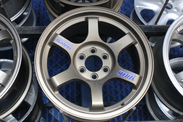 ขายTE37 ขอบ17 กว้าง7.5 6/114  ใส่นาวาร่าครับ ถูกๆ