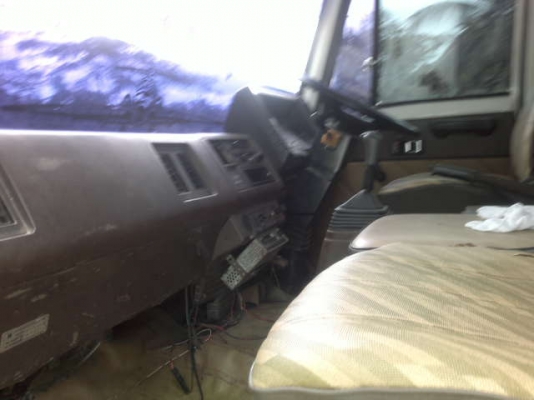 รถอิซูซุ 6 ล้อดั้ม FTR11FY - K 165 แรงม้า สนใจติดต่อ 081 - 6079515 รถอิซูซุ 6 ล้อดั้ม FTR11FY - K 165 แรงม้า สนใจติดต่อ 081 - 6079515