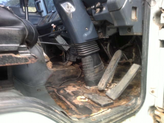 รถอิซูซุ 6 ล้อดั้ม FTR 195 แรงม้า สนใจติดต่อ 081 - 6079515 รถอิซูซุ 6 ล้อดั้ม FTR 195 แรงม้า สนใจติดต่อ 081 - 6079515