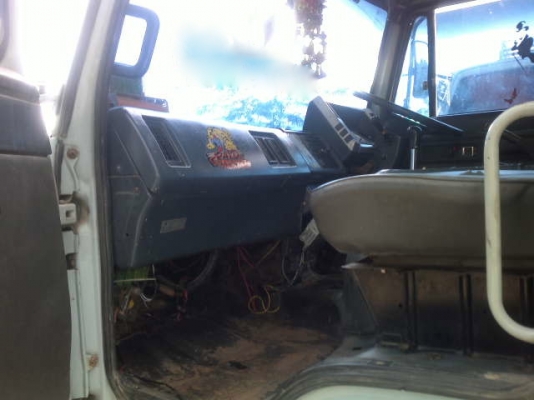 รถอิซูซุ 6 ล้อดั้ม FTR 195 แรงม้า สนใจติดต่อ 081 - 6079515 รถอิซูซุ 6 ล้อดั้ม FTR 195 แรงม้า สนใจติดต่อ 081 - 6079515