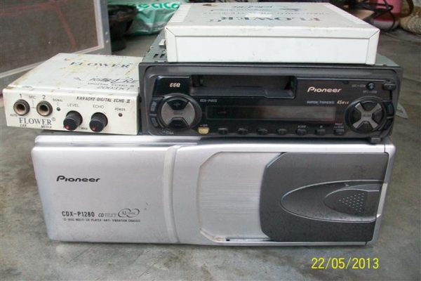 ตู้ไพโอเนีย ติดรถยนต์ กล่อง12แผ่นแปลงหัวอ่านเป็นVCDมีปรีไมร้องเพลงได้