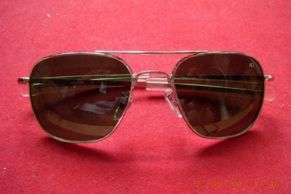 ขายเหมาแว่นตา rayban made in italy 2 อัน และ  AO 1 อัน