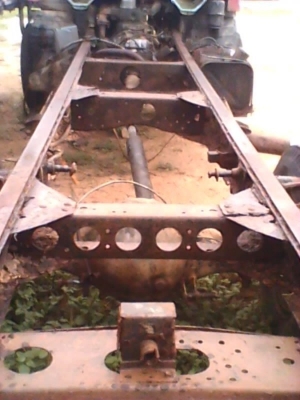 รถหกล้อ  NKR   ไม่มีทะเบียน    ขับไม่ได้