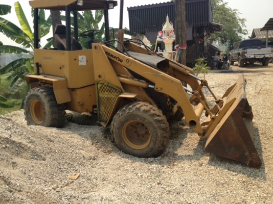 รถตักล้อยาง KOMATSO สภาพพร้อมใช้