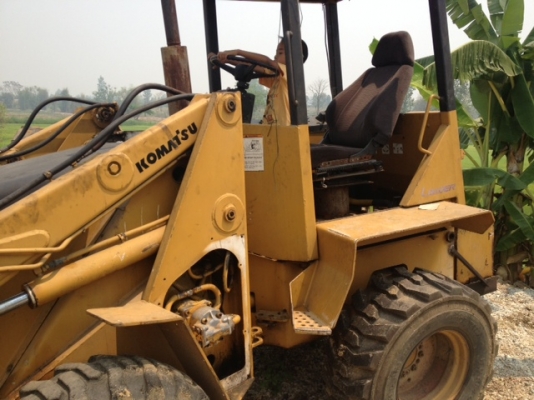 รถตักล้อยาง KOMATSO สภาพพร้อมใช้