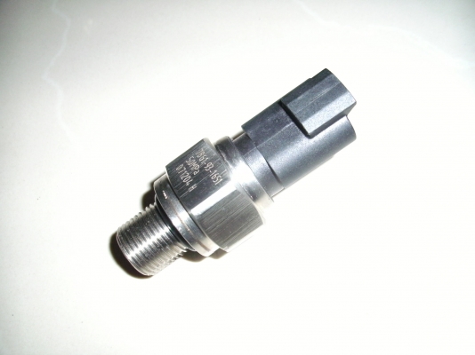 Spare part 7861-93-1650 SENSOR,HSS OIL PRESSURE (Komatsu)
