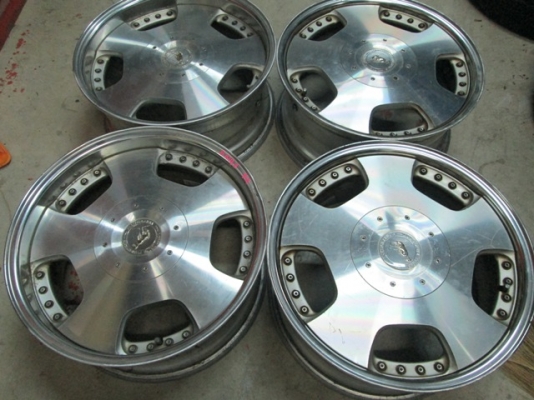 ขายล้อม้าทอง