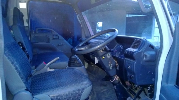 รถอิซูซุ 6 ล้อ ตู้แห้ง 150 แรงม้า ปี 51  รถวิ่ง 12x,xxx กม.  สนใจติดต่อ 081 - 6079515