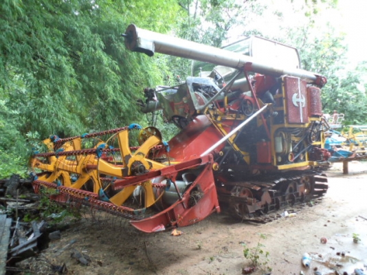 รถเกี่ยวข้าว ไทยเส็งยนต์