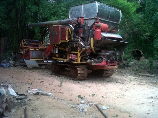 รถเกี่ยวข้าว ไทยเส็งยนต์