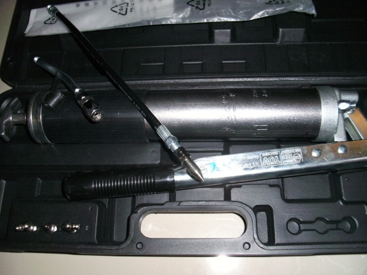 ชุดอัดจารบีพร้อมอุปกรณ์