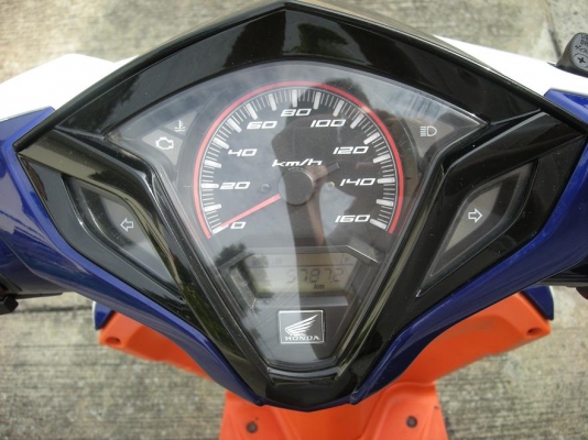 click 125i หัวฉีด ปี2012 สีขาวส้มน้ำเงิน เดิมๆ click 125i หัวฉีด ปี2012 สีขาวส้มน้ำเงิน เดิมๆ