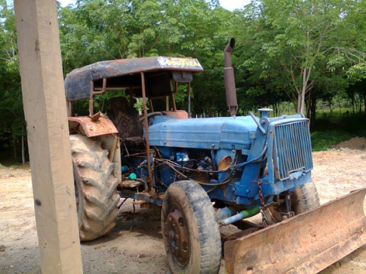 ขายรถไถ FORD 6600 เพลาเดี่ยว ใบมีดดันหน้า 7 จาน ไม่มีเอกสาร ราคา 250000