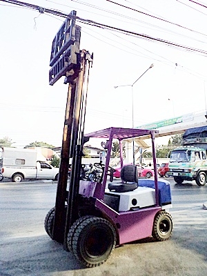 ขายรถยกTCM 2.5 ตัน  เครื่องดีเซลอีซูซุ  งาเทด้ำ  เสาสูง 3 เมตร ล้อหน้าคุ่ ยางตัน พวงมาลัยเพาเว่อร์  สีเดิมจากนอก นำเข้าจากญี่ปุ่น ใช้งานได้ทันที