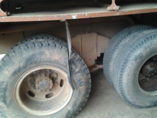 ขาย 10ล้อ2เพลาดั๊ม HINO F-17 เครื่องเดิมEH700 168HP แห้งดีไม่เยิ้ม เกียร์เดิมเข้าง่ายไม่หลุด ช่วงล่างแน่น คัสซีเดิมๆสวย ไม่ผุไม่ดาม สโลวเดิม กระบะดั๊มเหล็กสภาพดี มีผุนิดๆ หัวบางเดิมภายในดี คอนโซลครบ ยางดี5เส้น อีก5เส้นพอใช้ พร้อมใช้ พร้อมลุยงาน ราคาต่อรอง