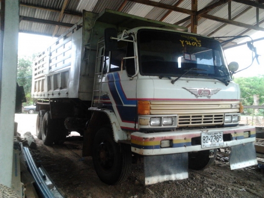 ขาย 10ล้อ2เพลาดั๊ม HINO F-17 เครื่องเดิมEH700 168HP แห้งดีไม่เยิ้ม เกียร์เดิมเข้าง่ายไม่หลุด ช่วงล่างแน่น คัสซีเดิมๆสวย ไม่ผุไม่ดาม สโลวเดิม กระบะดั๊มเหล็กสภาพดี มีผุนิดๆ หัวบางเดิมภายในดี คอนโซลครบ ยางดี5เส้น อีก5เส้นพอใช้ พร้อมใช้ พร้อมลุยงาน ราคาต่อรอง
