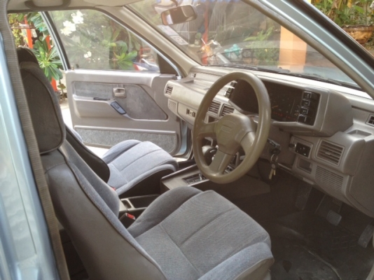 ISUZU หน้าหนู มือแรก สภาพสวย ติดต่อ 0925412212