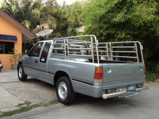 ISUZU หน้าหนู มือแรก สภาพสวย ติดต่อ 0925412212