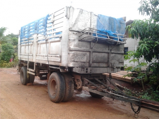 ขาย 10ล้อ2เพลาดั๊ม ISUZU ROCKY240โบ แม่2เพลาดั๊มFXZ23NFY หัวขาว วางเครื่อง6SD1 โบนอก 240 แห้งๆแรงจัด ไม่มีเยิ้ม เกียร์อีตั้น ช่วงล่างแน่น คัสซีใหญ่สวย ไม่ผุไม่บวมไม่ดาม กระบะดั๊มข้างเนียมสภาพดี หัวบางดี ภายในดี กระจังหน้ามีให้ ยางดี10เส้น พร