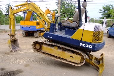 ขาย PC 30 - 6 รถสวยพร้อมใช้  สวย แน่น( ขายด่วนครับ )