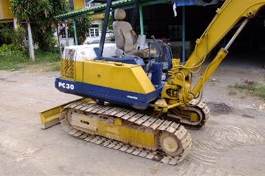 ขาย PC 30 - 6 รถสวยพร้อมใช้  สวย แน่น( ขายด่วนครับ )