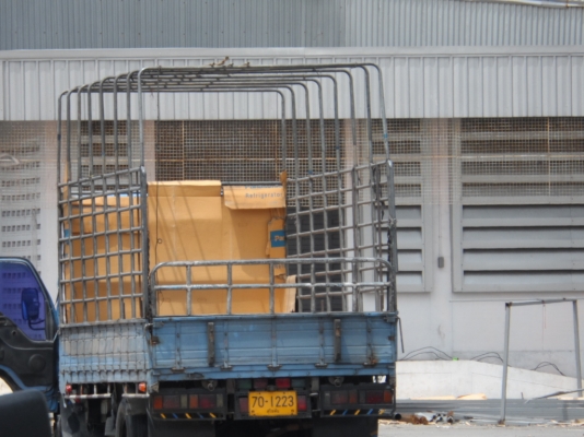 ISUZU NQR120แร5.5 เมตรสภาพดีเครื่องฝาขาวดีมาก แคซซีเดิมๆสวยตลอดเส้นไม่มีสนิม ไม่โกร่ง