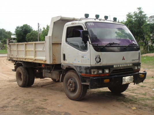 ขายหกล้อดั้มมิตซู แคนเตอร์ 125 แรง