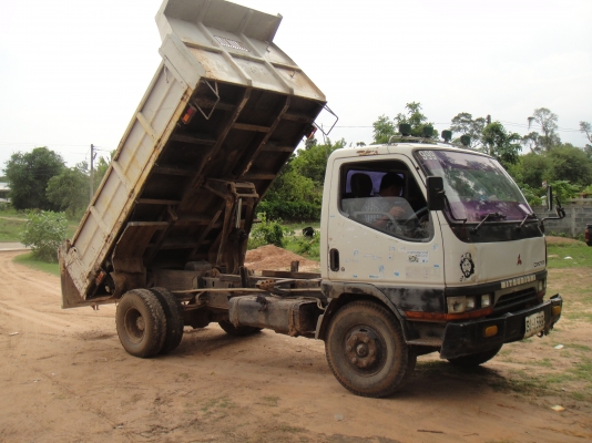 ขายหกล้อดั้มมิตซู แคนเตอร์ 125 แรง