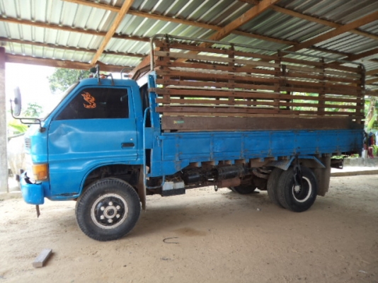 ขายรถอีซูซุ6ล้อKS Fหน้าFหลัง สภาพดีราคาถูกๆพร้อมใช้งานคับ