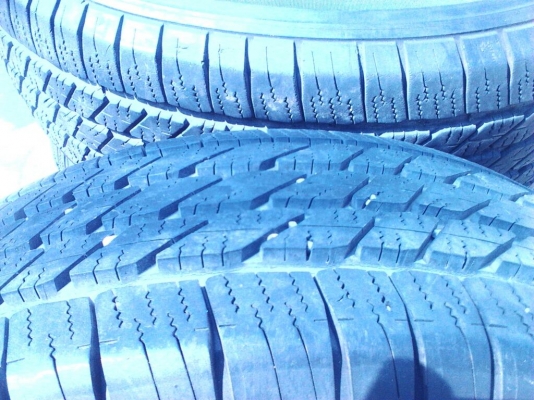 ขายยางมิชลิน ขอบ17 ของ Fortuner สภาพ80\% มีชุดเดียวถูกๆมาก ขายยางมิชลิน ขอบ17 ของ Fortuner สภาพ80\% มีชุดเดียวถูกๆมาก